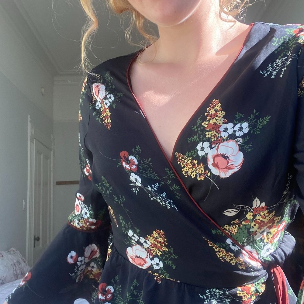 Beautiful Flowy Floral Wrap Shirt with Bell Sleeves Size M